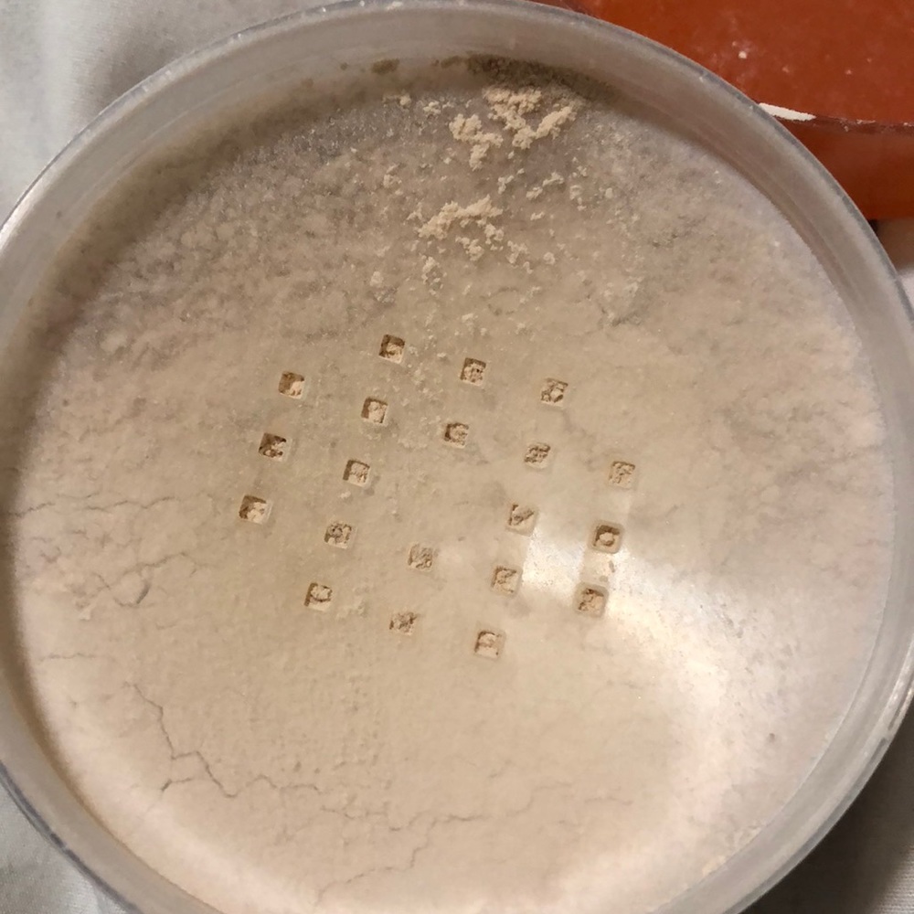 makeup - Picture 2 of 2